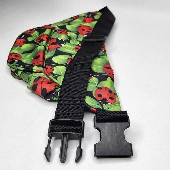 Large Ladybug Leaf Print Fanny Pack Crossbody Bum Bag Vintage 90s Pa - Picture 9 of 12